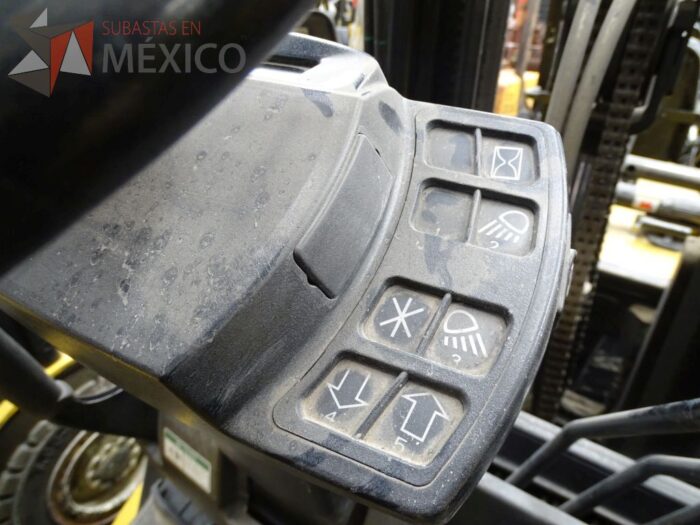 Lote 003 - Montacargas a combustión de gas GLP050VX, Año 2015 - Imagen 8