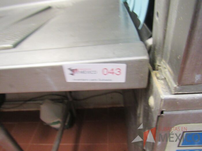 Lote 034 - Banda transportadora de vajilla, Escurridora en escuadra, 2 Campanas, Receptor de charolas de acero inoxidable - Imagen 2