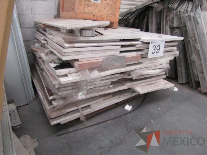 Lote 039 - 70 Piezas de cubiertas de diferentes tamaños - Imagen 7