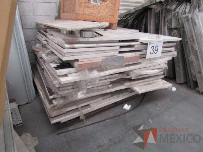 Lote 039 - 70 Piezas de cubiertas de diferentes tamaños - Imagen 9