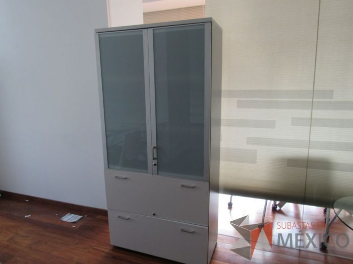 Lote 002 - 2 Gabinetes alto con 2 puerta y 7  entrepaños color blanco - Imagen 9