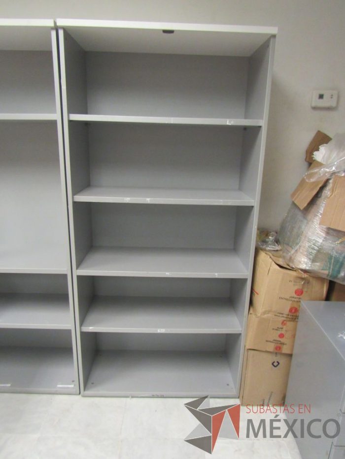 Lote 069 - 3 Libreros altos con 5 entrepaños color gris - Imagen 3
