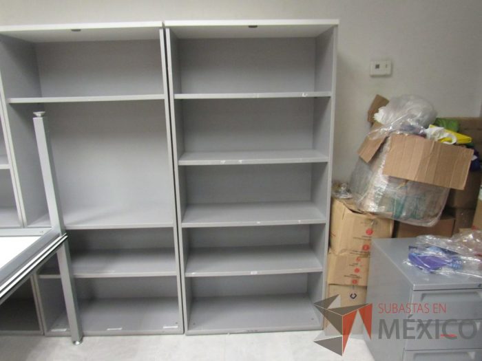 Lote 069 - 3 Libreros altos con 5 entrepaños color gris - Imagen 5
