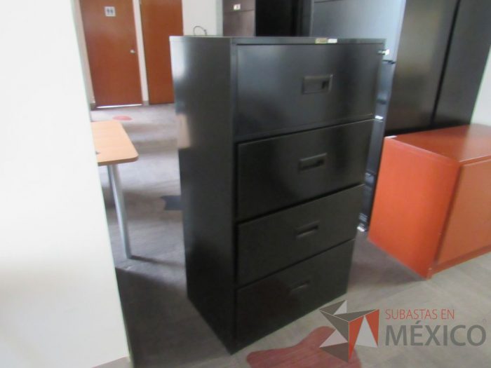 Lote 151 - Archivero metálico horizontal de 4 cajones color negro