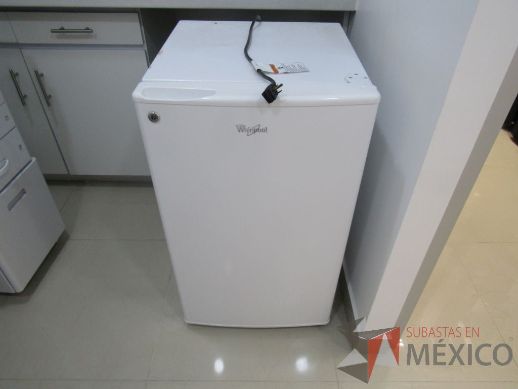 Lote 002 - Frigobar, Marca: Whirlpool, Modelo: WS5501Q - Subastas en México