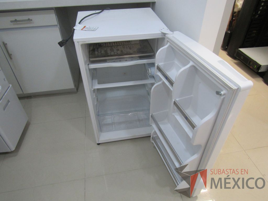 Lote 002 - Frigobar, Marca: Whirlpool, Modelo: WS5501Q - Subastas en México