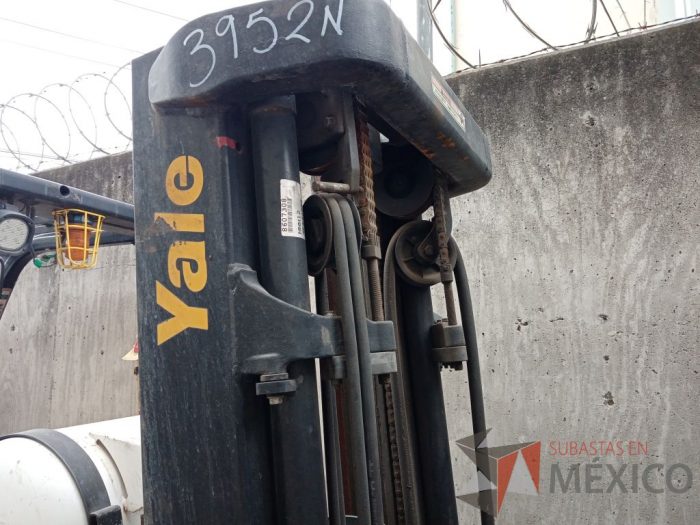 Lote 018 - Montacargas Yale GLP060VXNVAE087, Año: 2015 - Imagen 11