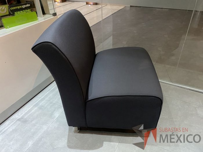 Lote 002 - Sillón de 1 plaza, asiento y respaldo color en tela color gris - Imagen 6