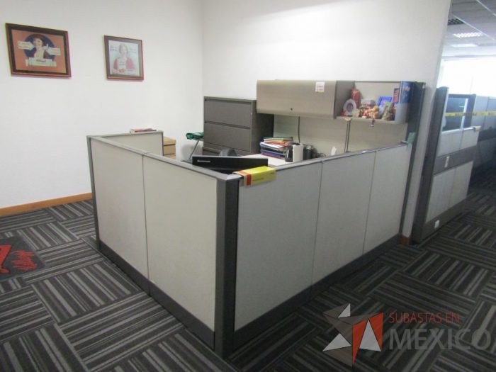Lote 028 - Estación de trabajo para 1 personas de mampara alta con 1 gaveta - Imagen 8