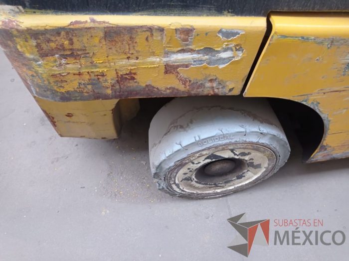 Lote 003 - Montacargas a combustión, marca YALE - Imagen 2