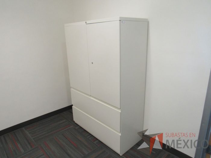 Lote 002 - Gabinete alto con 2 puertas y 2 cajones color blanco - Imagen 9