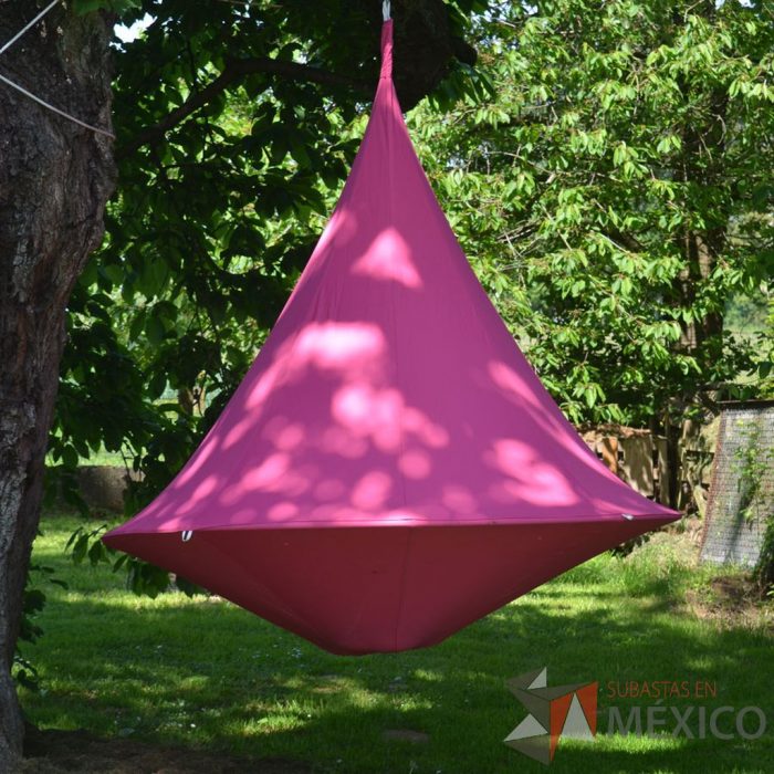 Lote 0359 - Casa de Campamento Cacoon Double Fucshia y Kit para Montaje Tree Loop