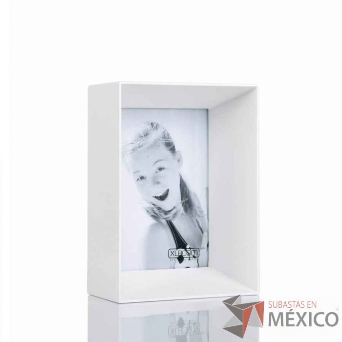 Lote 0699 - Portaretratos Prado Frame 10x15CM Blanco