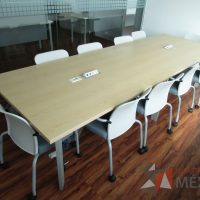 Lote 012 - Mesa de sala de juntas para 10 personas - Imagen 6