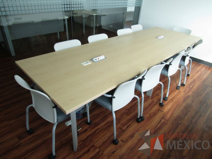 Lote 012 - Mesa de sala de juntas para 10 personas - Imagen 6