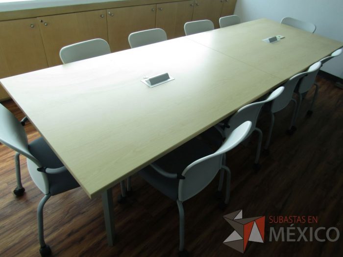 Lote 012 - Mesa de sala de juntas para 10 personas - Imagen 9