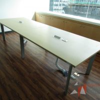 Lote 012 - Mesa de sala de juntas para 10 personas