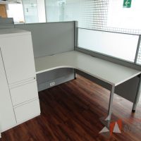 Lote 013 - Estación de trabajo para 4 personas, mampara alta, separadores de acrílico - Imagen 2
