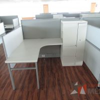 Lote 018 - Estación de trabajo para 6 personas, mampara alta, separadores de acrílico - Imagen 10