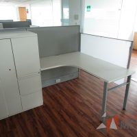 Lote 018 - Estación de trabajo para 6 personas, mampara alta, separadores de acrílico - Imagen 13