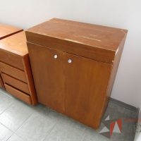 Lote 008 - Gabinete de 2 puertas y 2 entrepaños de madera - Imagen 3