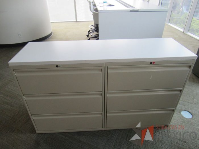 Lote 0021 - Gabinete metálico de 6 cajones color beige - Imagen 6