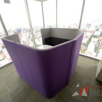 Lote 003 - Centro de trabajo colaborativo color gris con morado - Imagen 4