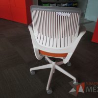 Lote 005 - 2 Sillas Steelcase Conference Chair Cobi color naranja - Imagen 7