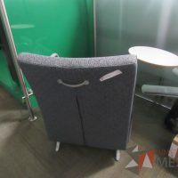 Lote 006 - Sillón Herman Miller Celeste con paleta, asiento y respaldo en tela color gris - Imagen 6
