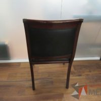 Lote 008 - Silla de visita con 4 patas, asiento y respaldo tipo piel color negro - Imagen 7