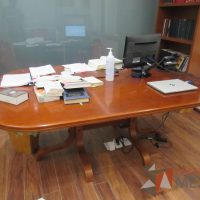 Lote 001 - Mesa de sala de juntas para 6 personas