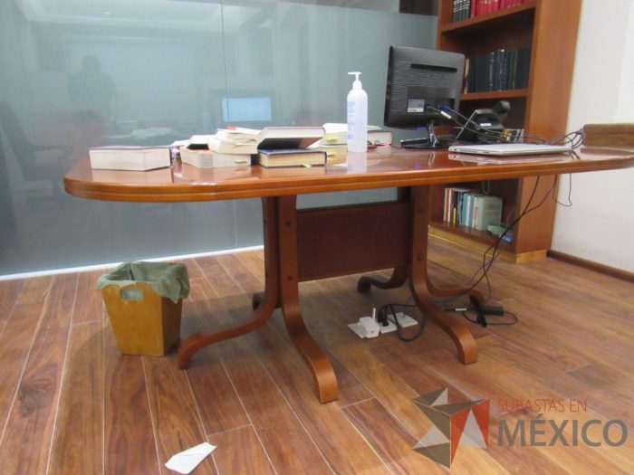 Lote 001 - Mesa de sala de juntas para 6 personas - Imagen 3