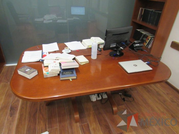 Lote 001 - Mesa de sala de juntas para 6 personas - Imagen 5