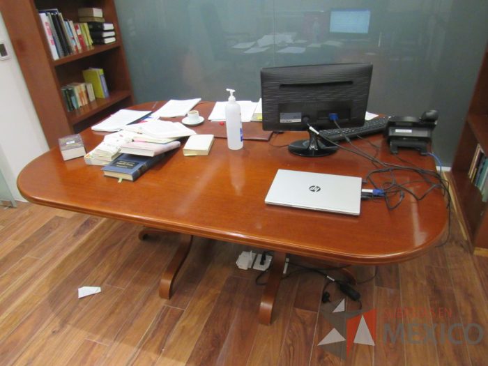 Lote 001 - Mesa de sala de juntas para 6 personas - Imagen 6