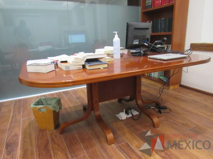 Lote 001 - Mesa de sala de juntas para 6 personas - Imagen 8