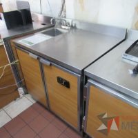 Lote 022 - Gabinete con cubierta metálica, 2 puertas y lavamanos - Imagen 2
