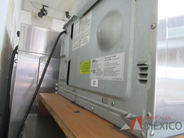 Lote 004 - Microondas Amana, Modelo: RFS12SW2B - Imagen 6