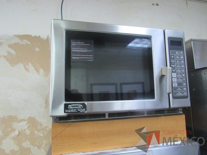 Lote 004 - Microondas Amana, Modelo: RFS12SW2B - Imagen 9