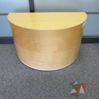 Lote 019 - Mesa de apoyo de madera en forma de media luna - Imagen 3