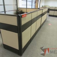 Lote 035 - Estación de trabajo de mampara metálica color beige para 2 personas con 2 archiveros de pedestal de 3 cajones - Imagen 10