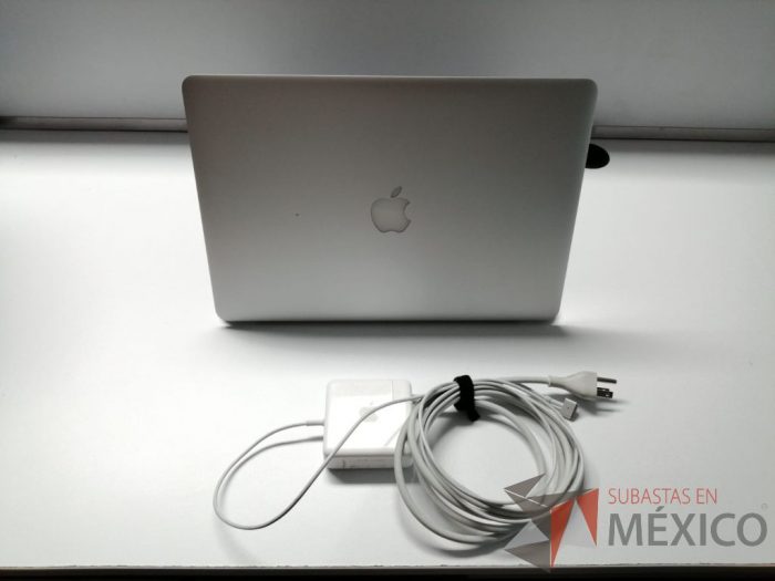 Lote 026 - MacBook Pro Mediados 2015, Core i7, Pantalla Retina 15", 1 TB SSD, 16 GB RAM - Imagen 2