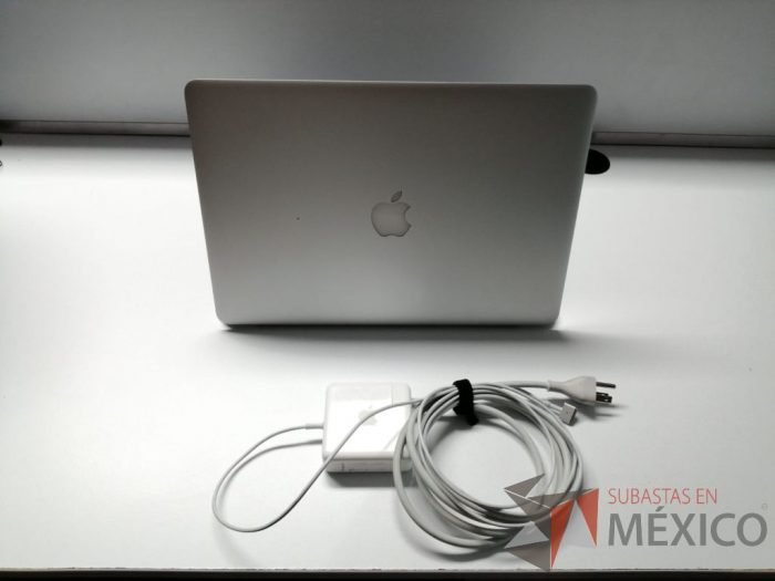 Lote 026 - MacBook Pro Mediados 2015, Core i7, Pantalla Retina 15", 1 TB SSD, 16 GB RAM - Imagen 3