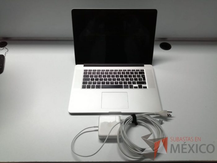 Lote 026 - MacBook Pro Mediados 2015, Core i7, Pantalla Retina 15", 1 TB SSD, 16 GB RAM - Imagen 4