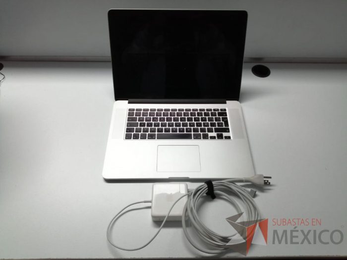 Lote 026 - MacBook Pro Mediados 2015, Core i7, Pantalla Retina 15", 1 TB SSD, 16 GB RAM
