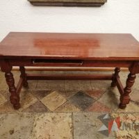 Lote 011 - Escritorio de madera, 160 cm x 60 cm x 79 cm