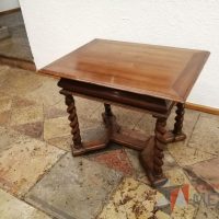 Lote 015 - Mesa de apoyo con 4 patas de madera - Imagen 6