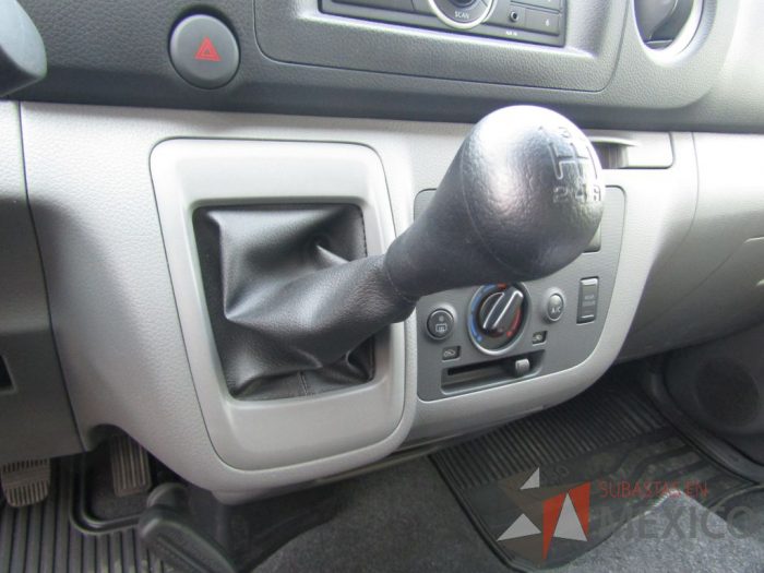 Lote 001 - NISSAN NV 350 URVAN 4 puertas, 15 plazas, 2019, KM 8,118, SEMINUEVA - Imagen 17