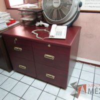 Lote 020 - Credenza con 4 cajones y archivero vertical de 2 cajones - Imagen 4
