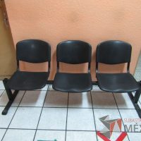 Lote 002 - Banca de espera de 3 plazas asiento y respaldo en plástico color negro - Imagen 3