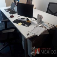 Lote 018 - Estación de trabajo para 4 personas